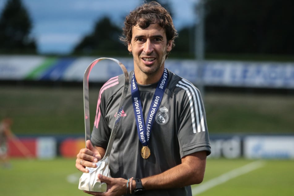Der langjährige Stürmer von Real Madrid trainiert derzeit die 2. Mannschaft der Königlichen.