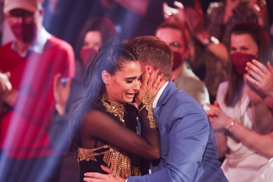 Ein Bild aus ganz alten Zeiten: Oliver Pocher (48) besuchte Ex-Frau Amira Aly (33) während ihrer Teilnahme bei "Let's Dance" im Studio.