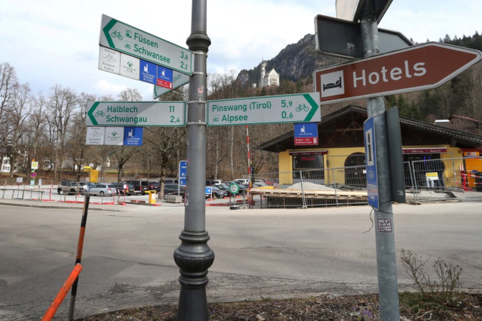Menschleer sind die Straßen rund um die Königsschlösser Neuschwanstein und Hohenschwangau. (Symbolbild)