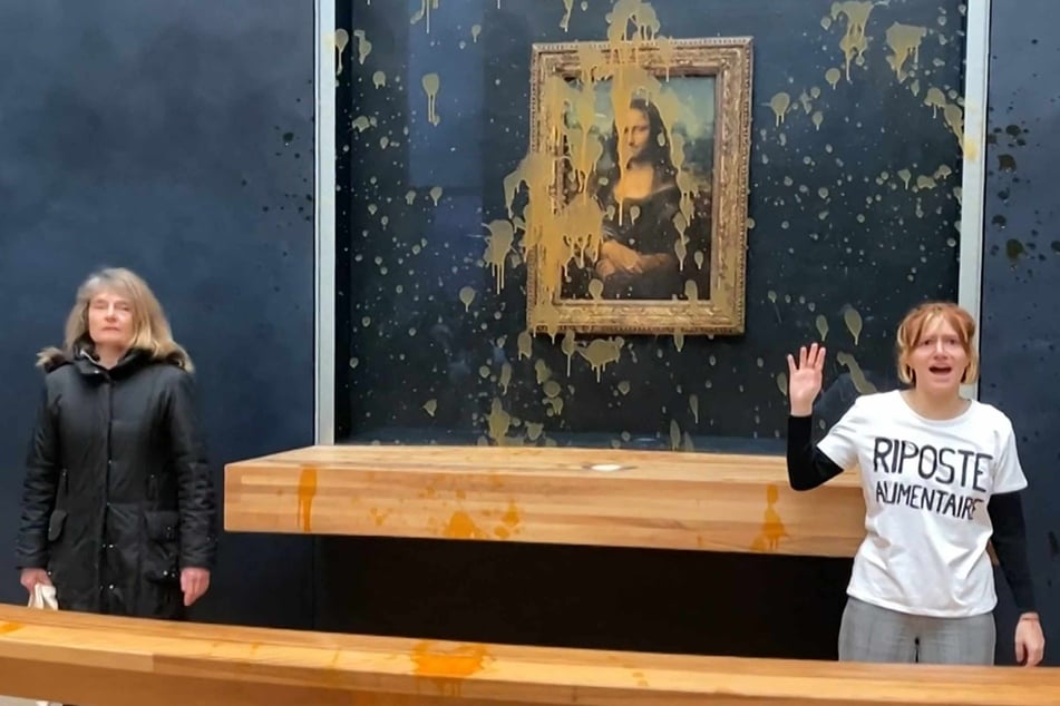 Mona Lisa attackiert! Öko-Aktivisten schütten Flüssigkeit auf weltberühmtes Gemälde