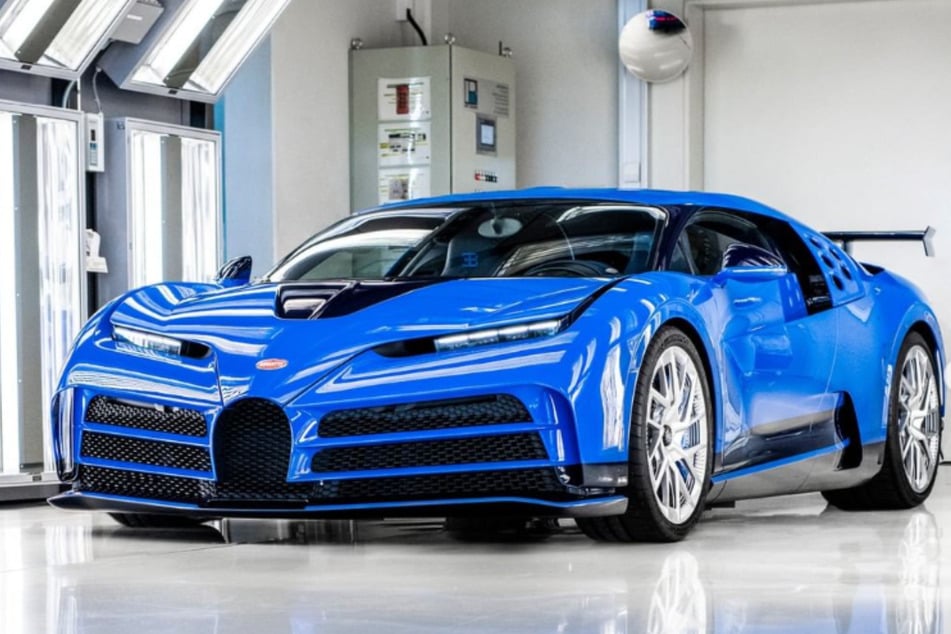 Kommt natürlich in Bugatti-Blau daher - der Centodieci basiert auf dem Chiron, ist aber um einiges exklusiver.