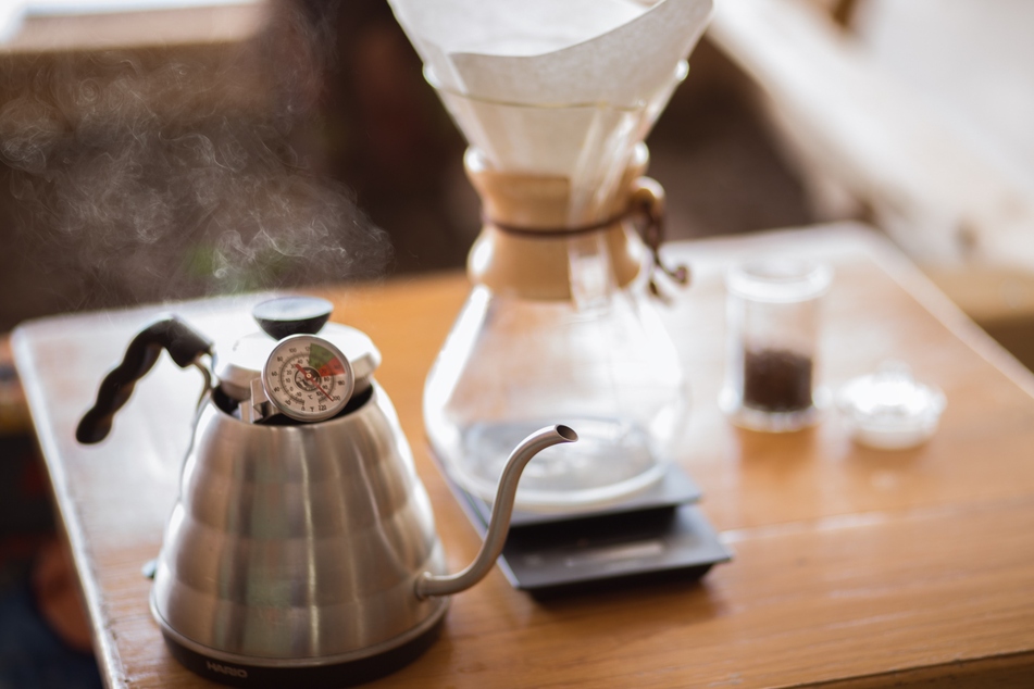 Jeder Kaffeespezialität kann man mit etwas Feintuning ein Upgrade verpassen - natürlich auch Filterkaffee.