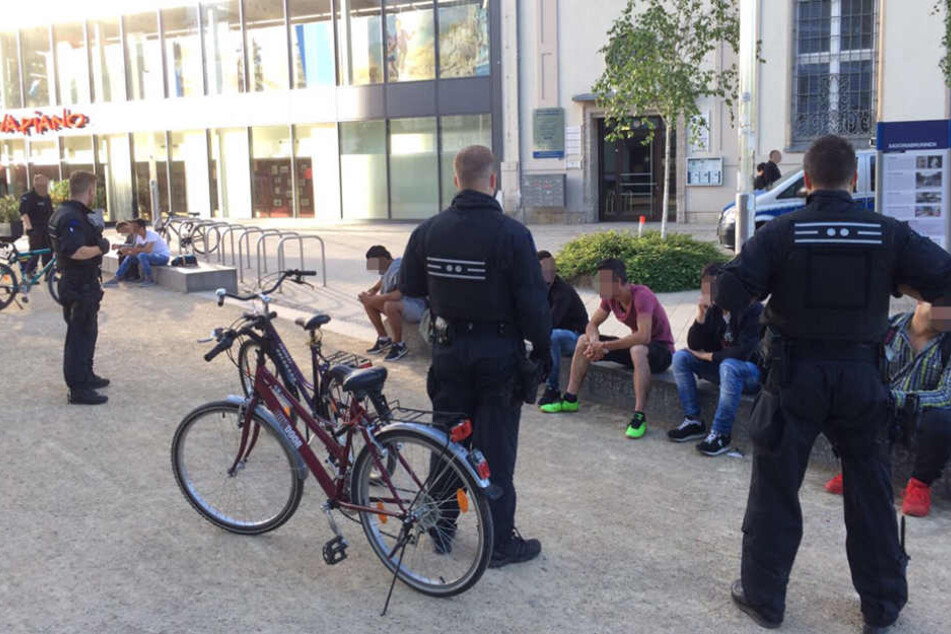 Auch am Johannisplatz werden Kontrollen durchgeführt.