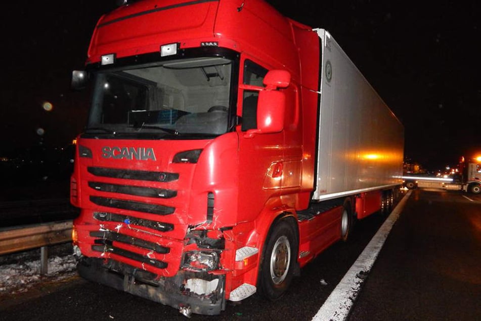 Ein Laster war in die Unfallstelle gefahren. Der Fahrer und ein weiterer Insasse des Autos starben dabei.