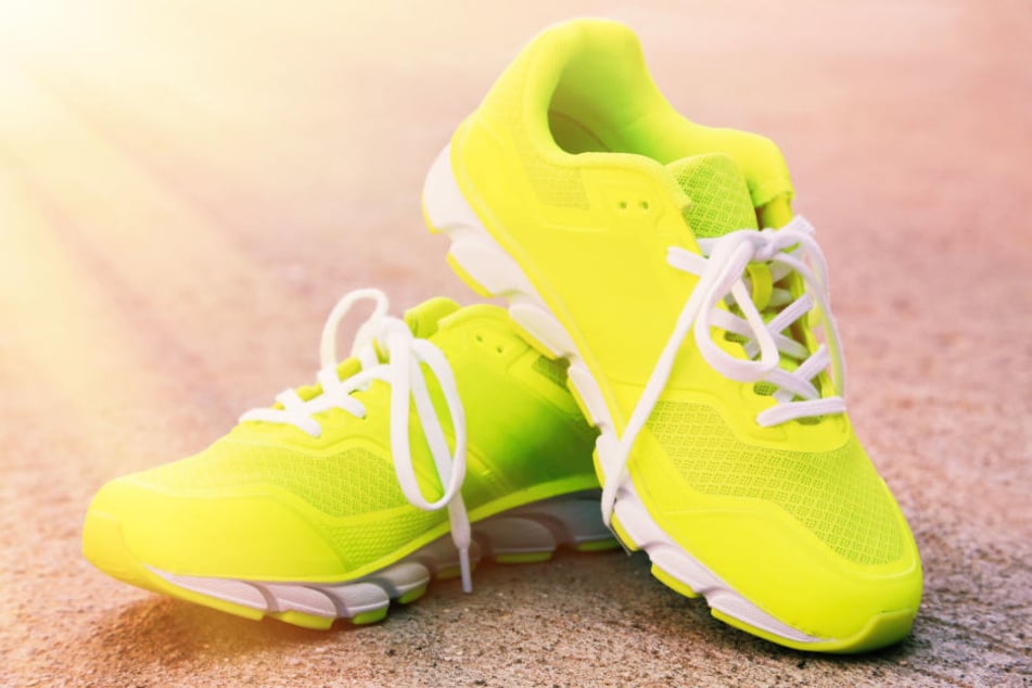 So ähnlich könnten sie ausgesehen haben - die gelben Schuhe, welche einem Dieb zum Verhängnis wurden. (Symbolbild)