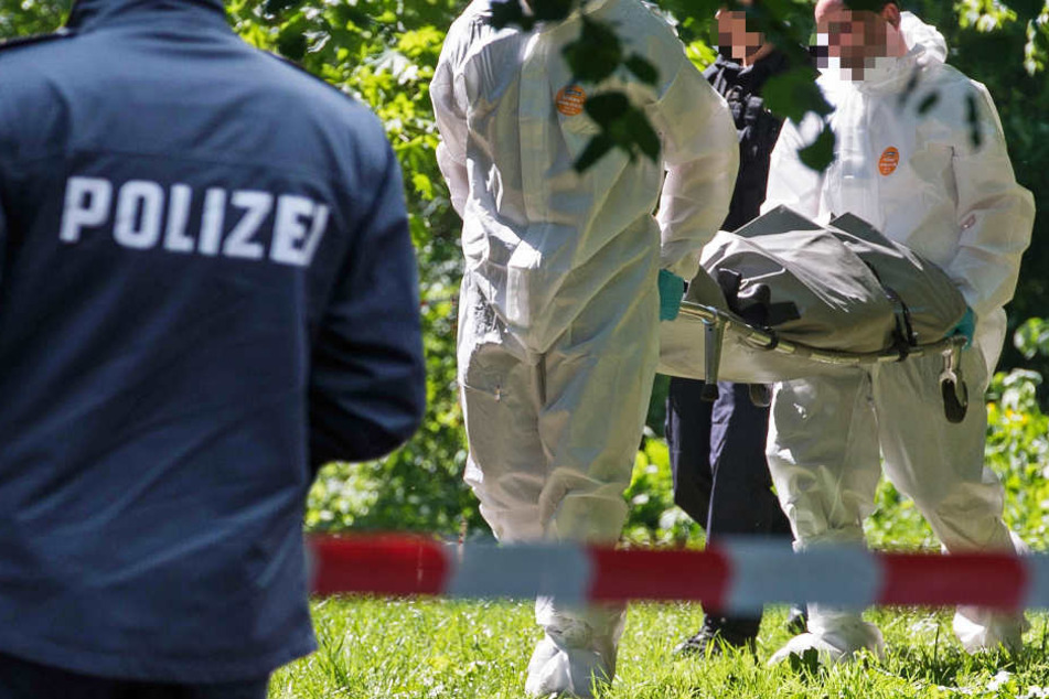 Freunde hatten den 24-Jährigen aus dem Wasser gezogen, doch eine Wiederbebelbung verlief erfolglos. (Symbolbild)