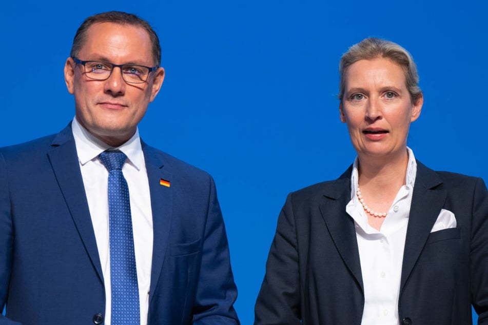 Die AfD-Chefs Tino Chrupalla (48) und Alice Weidel (44) haben ein härteres Durchgreifen gegen die Klimaaktivisten gefordert.