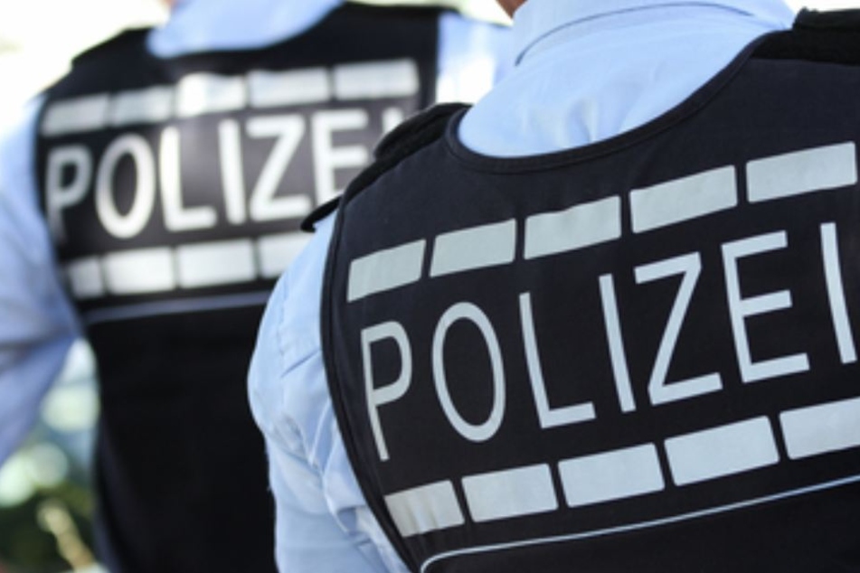 Mit der Öffentlichkeitsfahndung erhoffen sich die Polizisten Hinweise zu den beiden Tätern zu erhalten. (Symbolbild)
