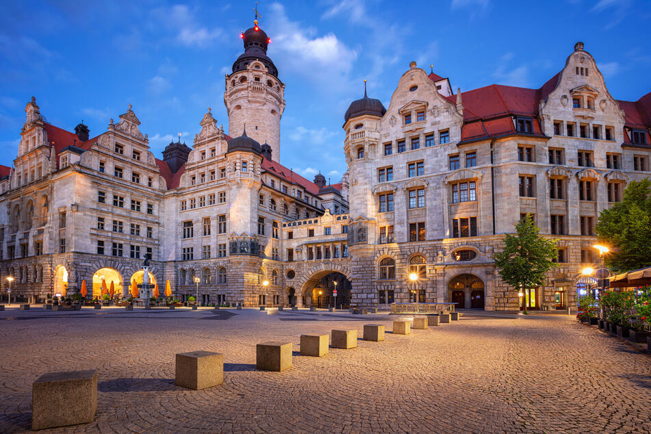 Der Burgplatz vor dem Neuen Rathaus verwandelt sich ab Samstag in eine Wohlfühloase für alle Leipzigerinnen und Leipziger.