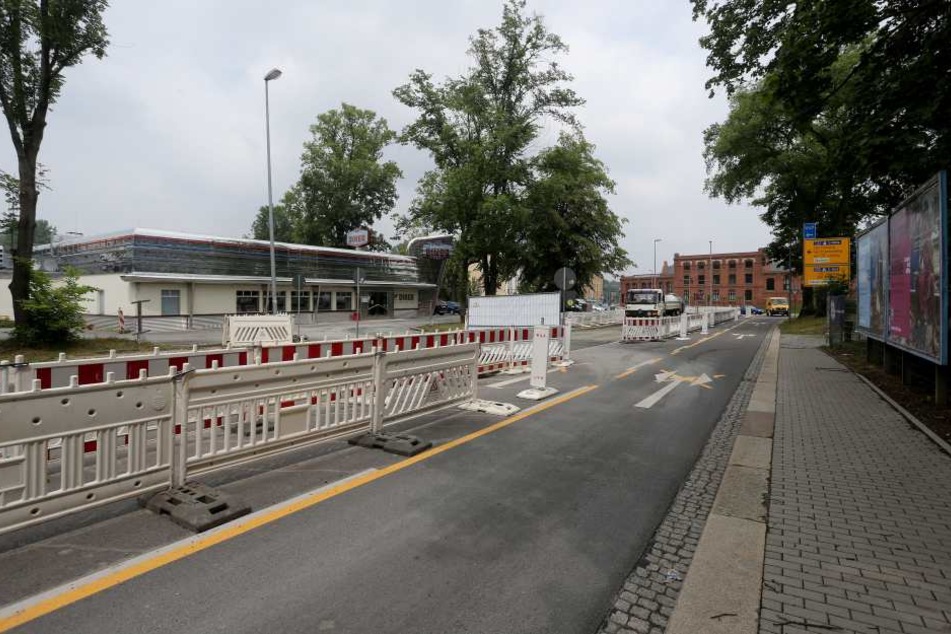 Weil am Dienstag die Zwickauer Straße asphaltiert wird, hat das Diner Zwangsurlaub.