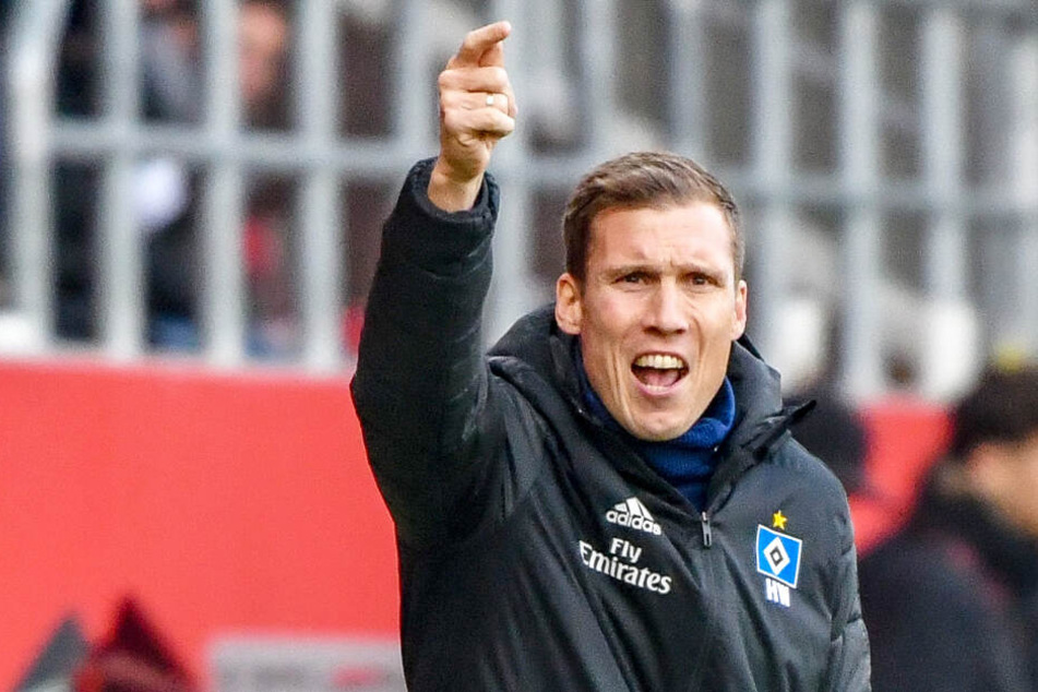 HSV-Trainer Hannes Wolf will den Rückenwind nach dem gewonnenen Stadt-Derby nutzen.