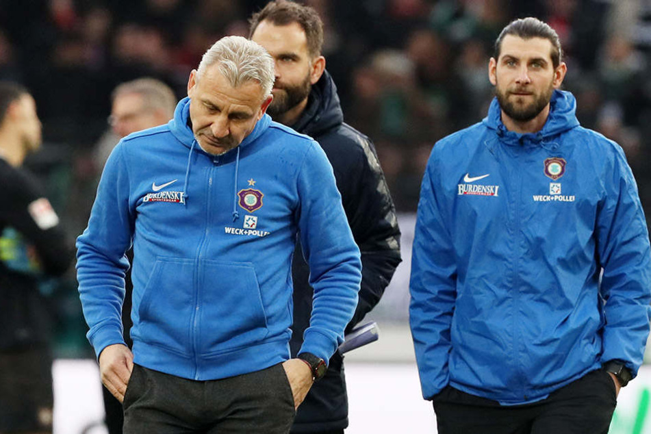 Ins Jahr 2017 starteten Aue und Robin Lenk (r.) noch unter Pavel Dotchev. Dieser trat nach dem 1:4 gegen Dresden am 28. Februar zurück.