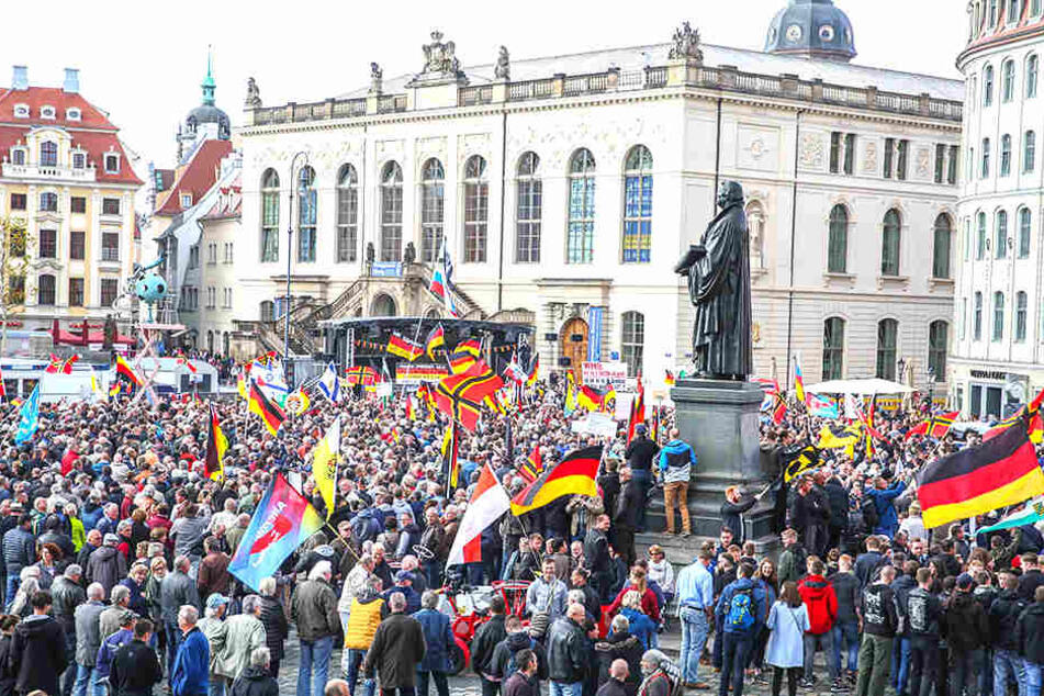 Noch immer läuft PEGIDA durch Dresden. Ausländerfeindliches Denken ist weitverbreitet.