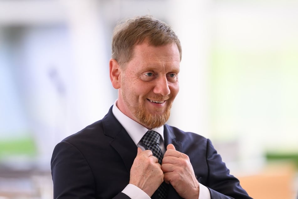 Bei Sachsens MP Michael Kretschmer (50, CDU) ist die Freude über den Bescheid groß.