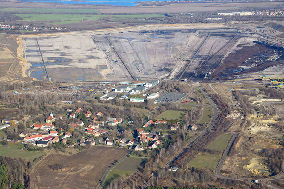 Pödelwitz soll bleiben dürfen! Das ist eines der wichtigen Ergebnisse der Sondierungsgespräche - ein Preis für die Grünen, die im Gegenzug den Kohleaustieg doch bis Ende 2038 mittragen.