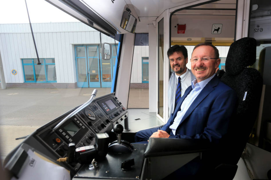 CVAG-Vorstand Jens Meiwald (54) und Eins-Vorstand Herbert Marquard (62) in der "Grüne Welle Bahn".