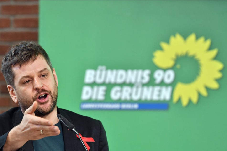 Der Berliner Grünen-Landeschef Werner Graf (38) kritisiert Sarrazins Islam-Kritik.