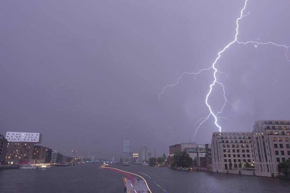 Hagel, Starkregen und Böen: Gewitter-Alarm in Berlin und Brandenburg