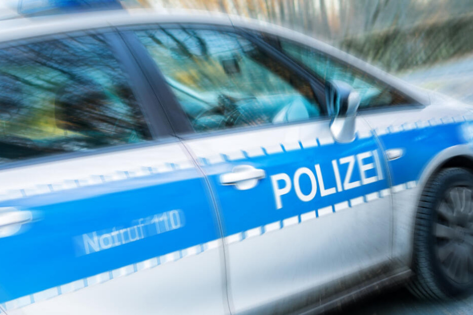 Die Polizeibeamten leisteten bis zum Eintreffen eines alarmierten Rettungswagens erste Hilfe. (Symbolbild)