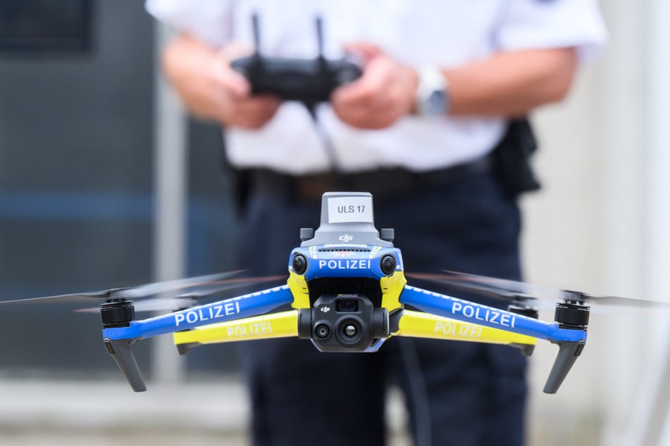 Die Polizei nutzt Drohnen als "fliegende" Augen. Gleichzeitig übt sie aber auch, wie Angriffe mit Drohnen abgewehrt werden können.