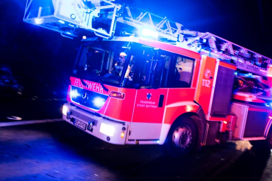 Ein Opel-Fahrer übersah in Netzschkau ein Einsatzfahrzeug der Feuerwehr. (Symbolbild)
