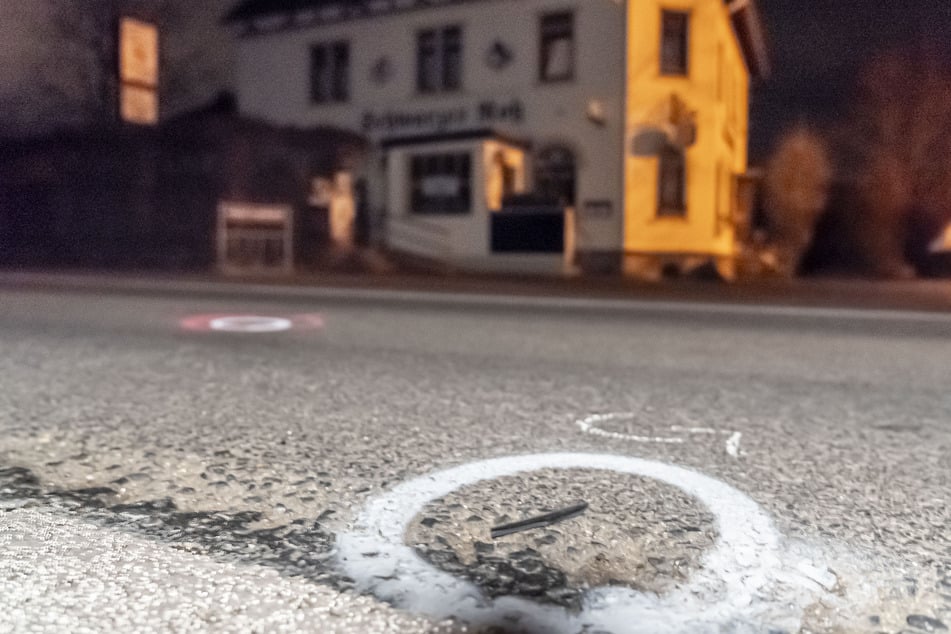 In Höhe der Gaststätte Schwarzes Roß wurde die Seniorin tödlich erfasst.