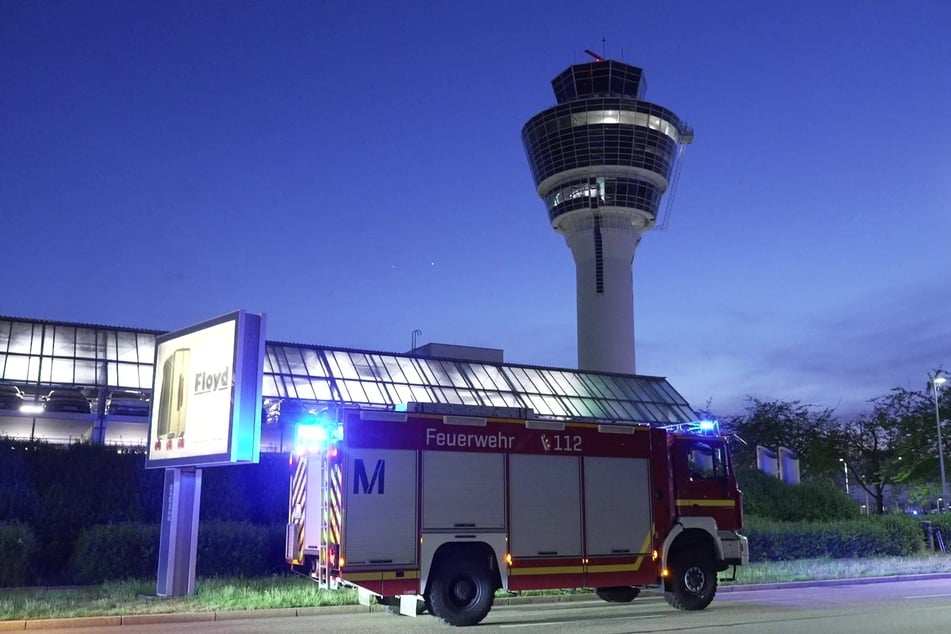 Die Feuerwehr suchte vor Ort nach der Ursache des Alarms.