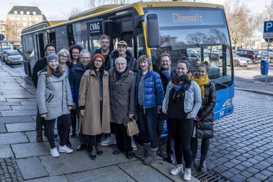 Die Chemnitzer Delegation um OB Barbara Ludwig (57, SPD) und Ferenc Csák (45, 3.v.r.) stellte am Dienstag in Berlin der Jury die Kulturhauptstadt-Bewerbung vor.