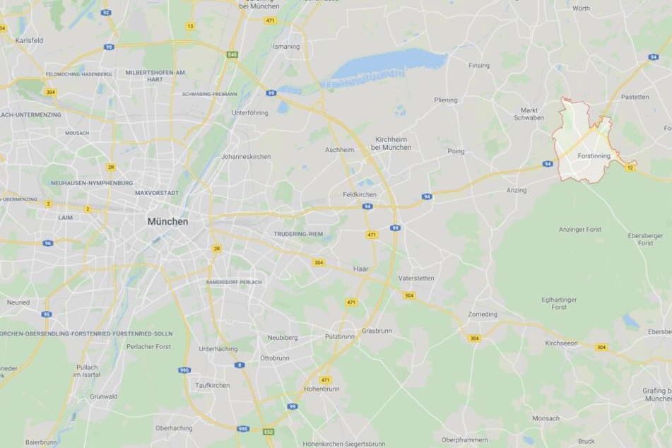 Auf der Autobahn 94 ist es bei Forstinning in Bayern zu einem schweren Unfall gekommen.
