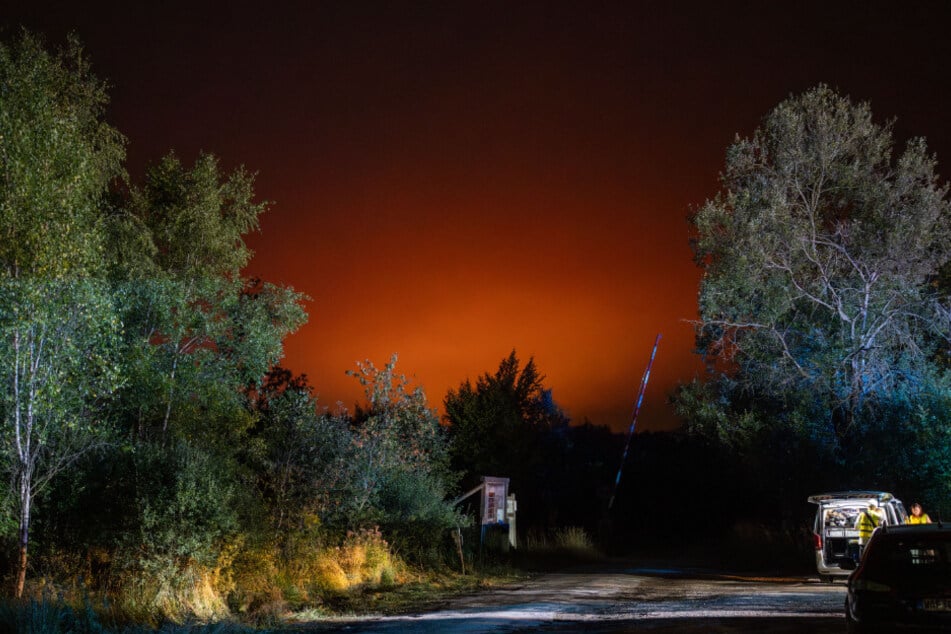 Nahe der deutschen Grenze wütet auf belgischer Seite ein katastrophaler Waldbrand - zahlreiche Menschen in Monschau sollen am Sonntagmorgen ihr Zuhause verlassen.