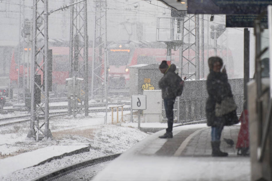 Schneefall als perfekte Ausrede für Unpünktlichkeit im Job? Keine gute Idee! (Symbolbild)