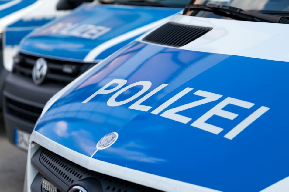 Die Polizei ist auf der Suche nach der Täterin mit einer Beschreibung des Opfers. (Symbolbild)