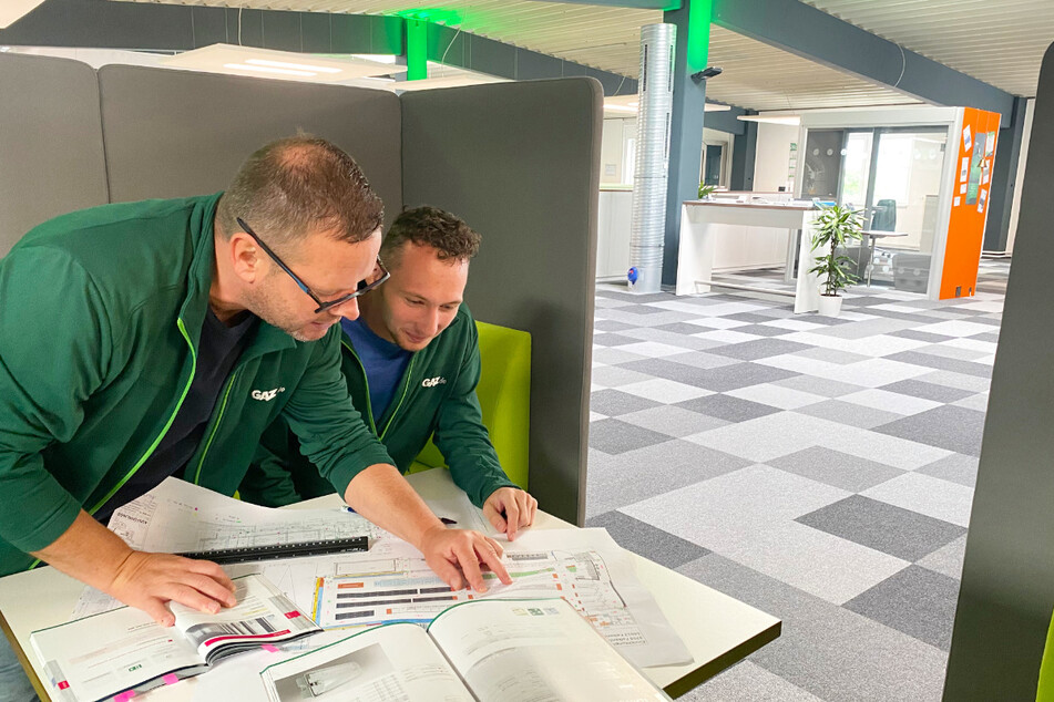 Gemeinsame Besprechungen und Planung gehören zu Deinen täglichen Aufgaben, denn Teamwork ist das A und O.