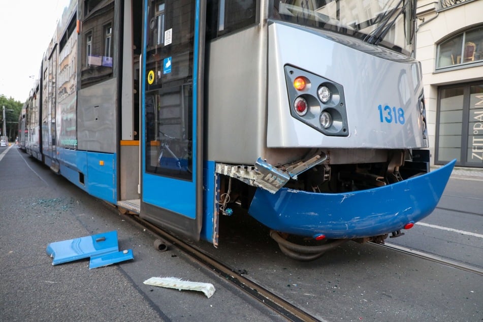 Auch an der Tram ist der Schaden deutlich zu sehen.
