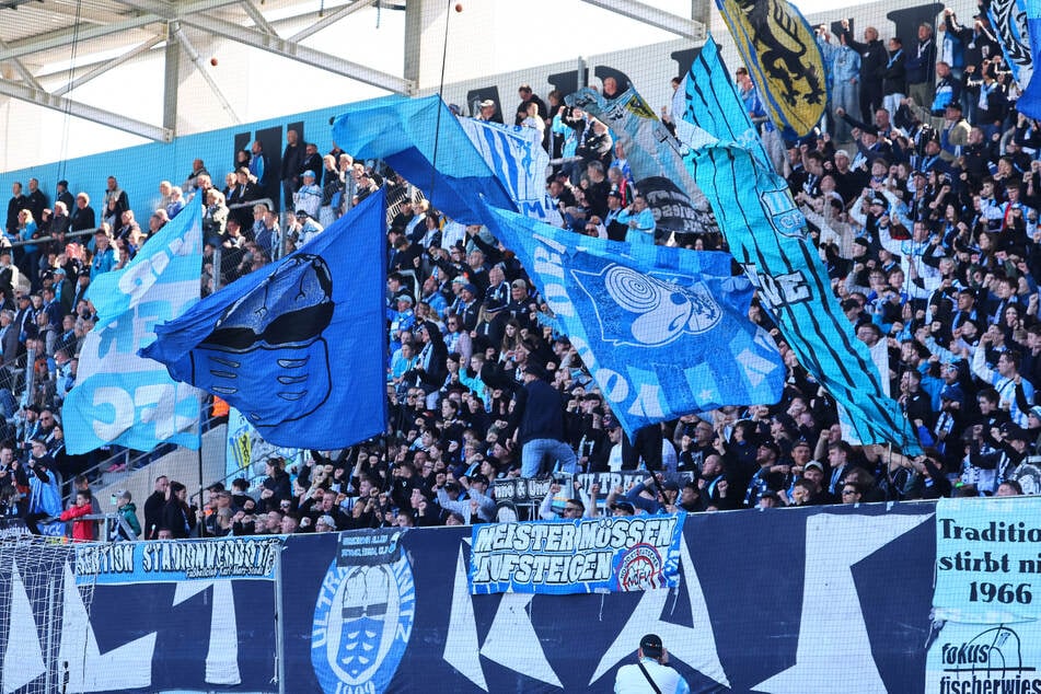 CFC-Fans am Samstag während der Heimniederlage gegen Hertha BSC II.