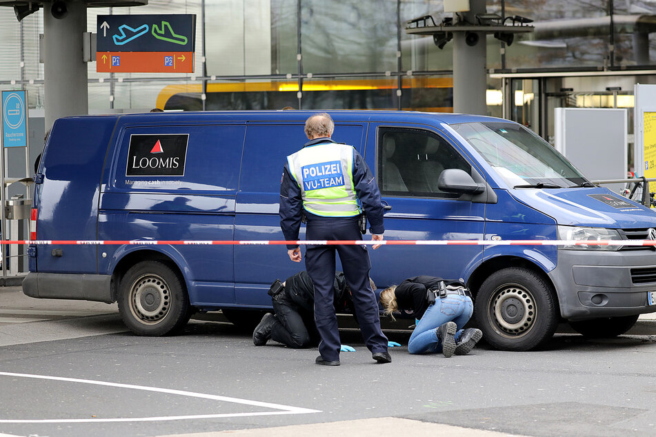 Im März 2019 soll Thomas Drach einen Transporter am Flughafen Köln/Bonn überfallen haben. (Archivfoto)