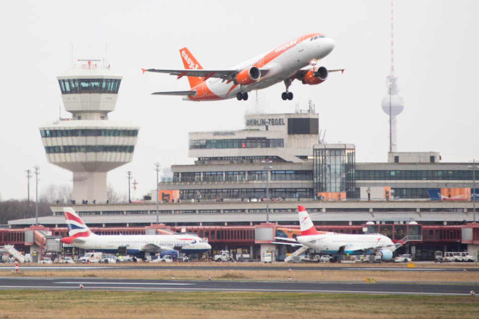 Obwohl der 1948 eröffnete Flughafen Tegel Jahr für Jahr Gewinn macht, will ihn der Berliner Senat schließen.