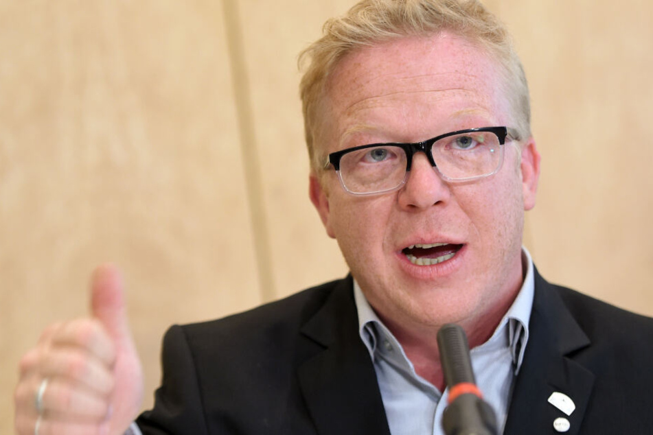 Auch der Gewerkschaftschef Nicoley Baublies trat infolge de Skandals zurück.