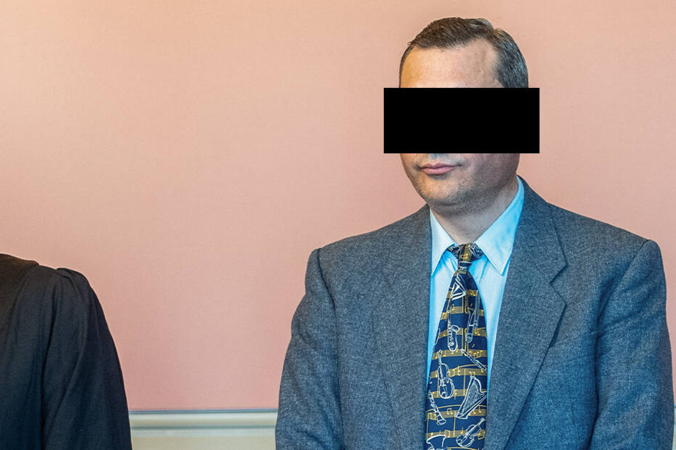 Von Aggressionen getrieben: Miroslav S. (54) zeigte in der Zentralschule Adorf den Hitlergruß.