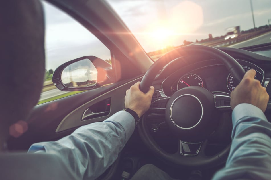 Die Raser lieferten sich auf der A96 ein illegales Rennen. (Symbolbild)