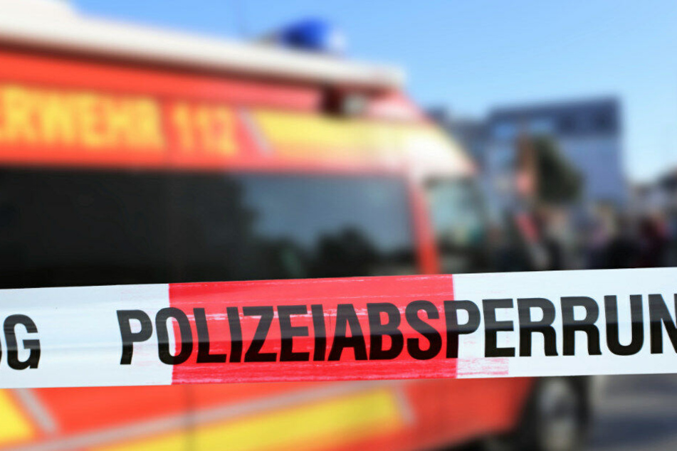 Ein 29-Jähriger wurde lebensgefährlich verletzt. (Symbolbild)