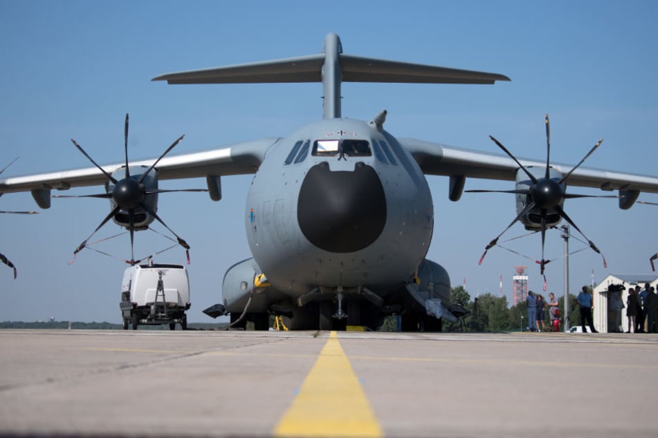 Der Airbus A400M bei einer Präsentation der Bundeswehr.