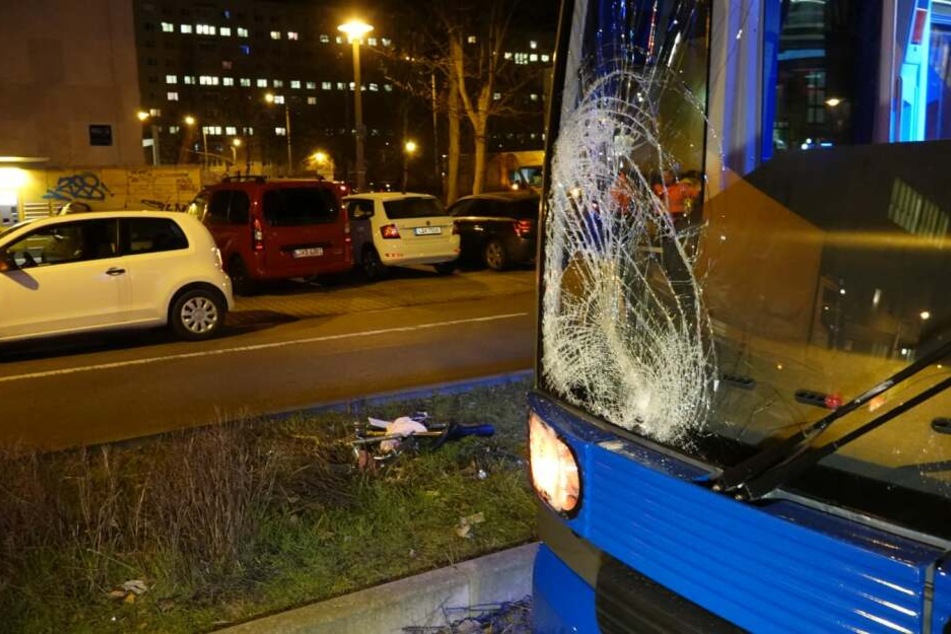 An der Tram entstand ein hoher Sachschaden.