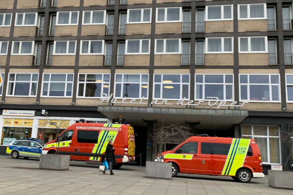 Mehrere Einsatzfahrzeuge der Feuerwehr waren vor Ort.
