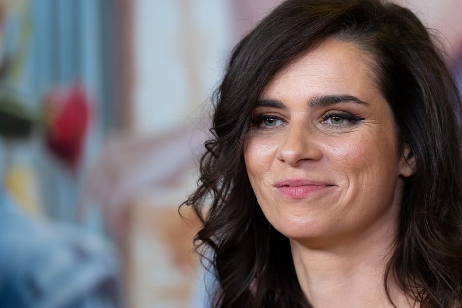 Nora Tschirner remplacée sans ménagement ? Son ex se montre soudainement avec une nouvelle compagne