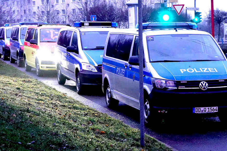 Mehrere Polizeiautos rückten zur Marie-Tilch-Straße aus.