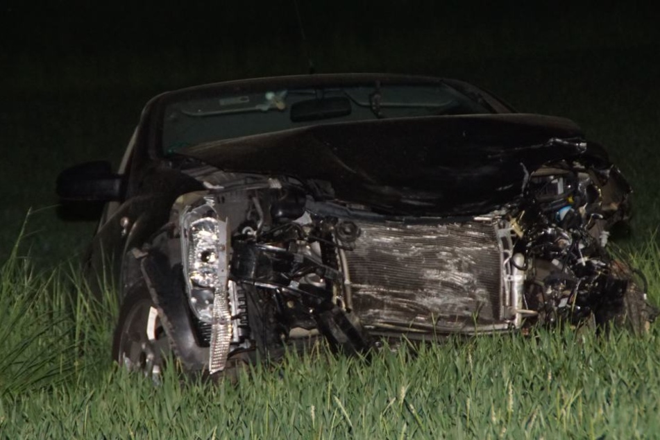 Das Auto wurde stark beschädigt.