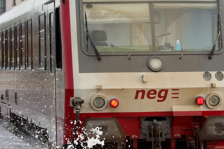 Der Fußgänger wurde von einem Wagen der NEG überrollt. (Archivbild)