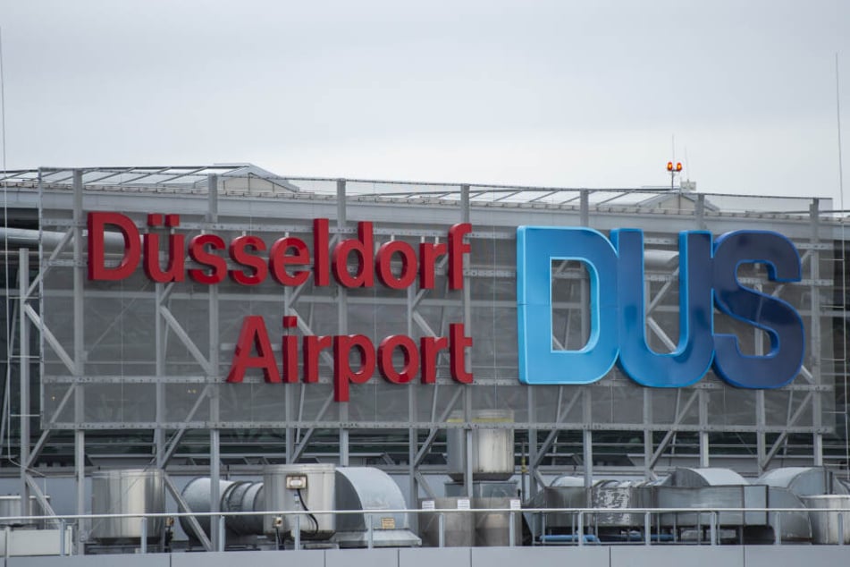 Die Betrügerin wurde am Flughafen Düsseldorf erwischt.