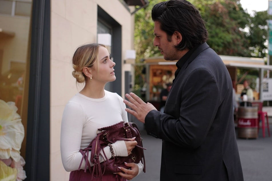 Maximilian versucht unermüdlich, seine Ex-Frau wiederzubekommen. Schafft er es mit Valeas (l.) Hilfe?